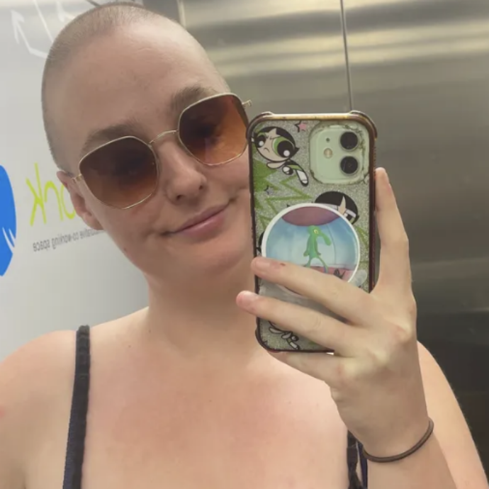 “Ho sottovalutato le perdite di sangue post se**o, come effetto collaterale della spirale. Era un cancro della cervice uterina allo stadio 3”: la storia di Jasmin McKee