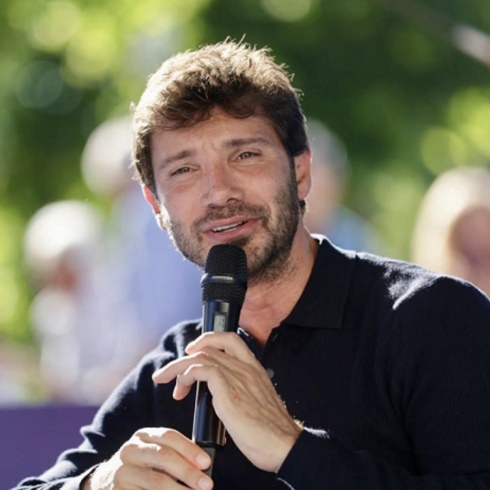 “I video di Stefano De Martino e Caroline Tronelli sono ancora online”. Spuntano i portali e il “tariffario” per spiare i luoghi privati: “Fino a 500 euro per accedere ai filmati”