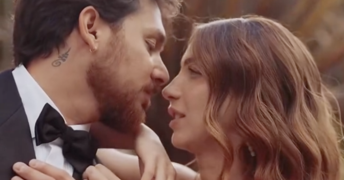 Andrea Cerioli e Arianna Cirrincione sono marito e moglie: la coppia si è conosciuta nel 2019 a “Uomini & Donne” e l’anno scorso è nata Allegra