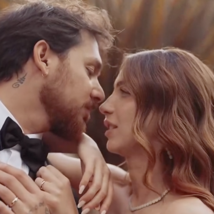 Andrea Cerioli e Arianna Cirrincione sono marito e moglie: la coppia si è conosciuta nel 2019 a “Uomini & Donne” e l’anno scorso è nata Allegra