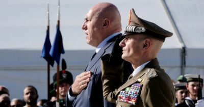 Copertina di Più armi, riserva militare e Nato: vademecum bellicista di Crosetto