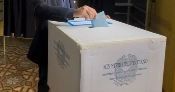 Elezioni comunali, alle 19 affluenza al 33,48%: in calo rispetto all’ultima tornata. A Ravenna alle urne solo il 28,4%, a Taranto il 32,2%