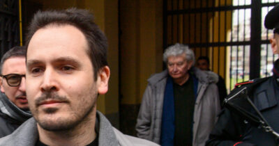 Copertina di L’avvocato di Sempio parla di esorcismi, Chiesa e sicari: “Stasi sa ma deve tacere”. E quella volta che Lovati fu sentito dai pm per il ricatto al prete