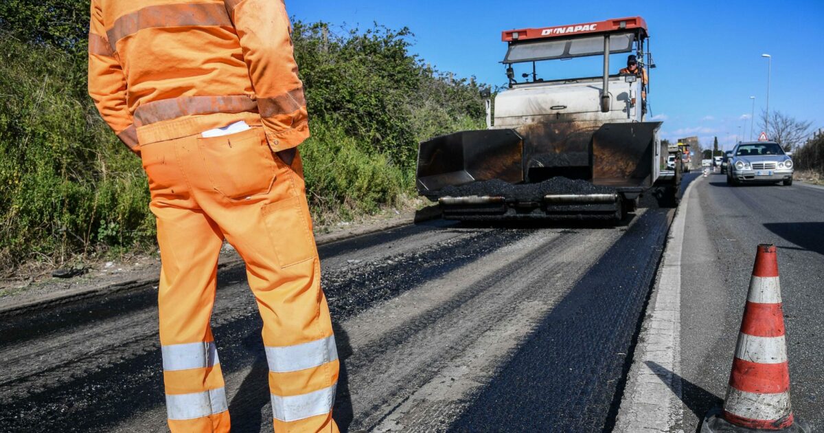 assunzioni e mazzette in cambio di appalti per le strade di roma ai domiciliari mister asfalto pellegrini