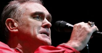 “Il mio hotel di Valencia era un inferno indescrivibile. Mi servirà un anno per riprendermi”: Morrissey furibondo e insonne cancella il concerto