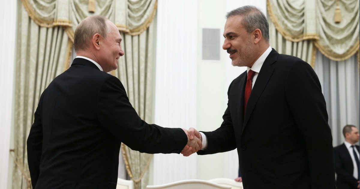 ucraina putin riceve il ministro degli esteri turco fidan sul tavolo un 2176 round di negoziati a istanbul