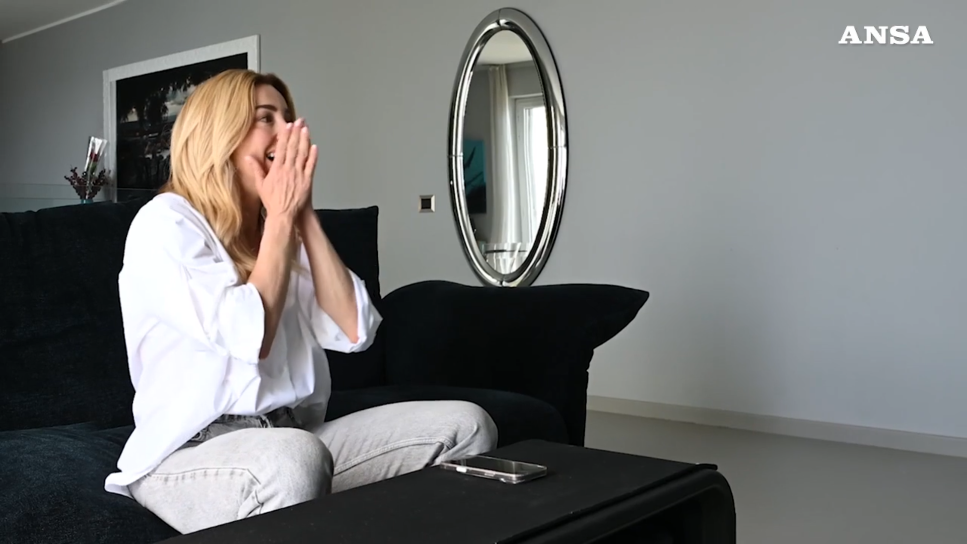 l incredulità di silvia salis ai primi exit poll in tv la reazione della neo sindaca di genova da Ilfattoquotidiano.it l incredulità di silvia salis ai primi exit poll in tv la reazione della neo sindaca di genova