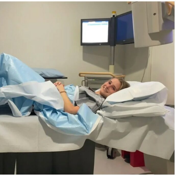 È morta Anna Grace Phelan, la 19enne che raccontava su TikTok il tumore al cervello. Nell’ultimo video diceva: “Non mi arrendo, ci vorrebbe un miracolo”