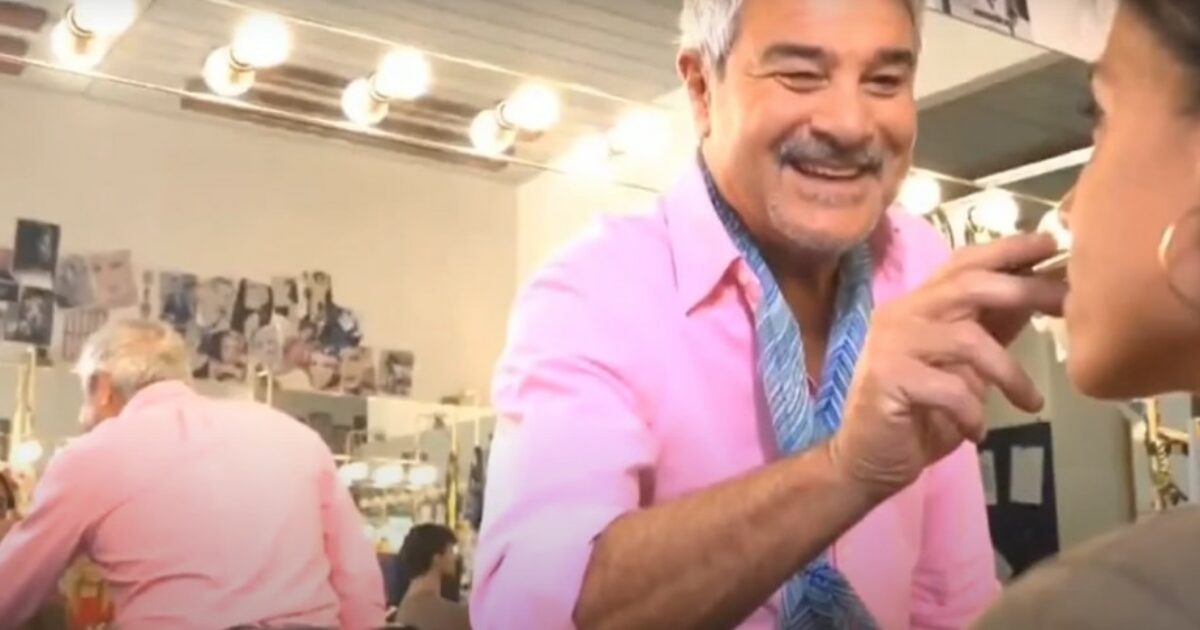 odore di naftalina dal 1990 è tutto inaccettabili rappresentazioni così tossiche e stereotipate della comunità gay sul servizio pubblico il nuovo spot con pino insegno fa discutere da Ilfattoquotidiano.it odore di naftalina dal 1990 è tutto inaccettabili rappresentazioni così tossiche e stereotipate della comunità gay sul servizio pubblico il nuovo spot con pino insegno fa discutere