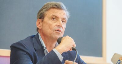 Copertina di Calenda riunisce FdI, FI, dem e centristi: “Serve una legge sulle ingerenze straniere”