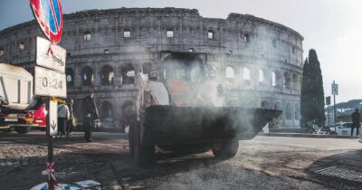 Copertina di Mazzette, arrestato Mr. Asfalto. “Apre tutte le porte come Gesù”