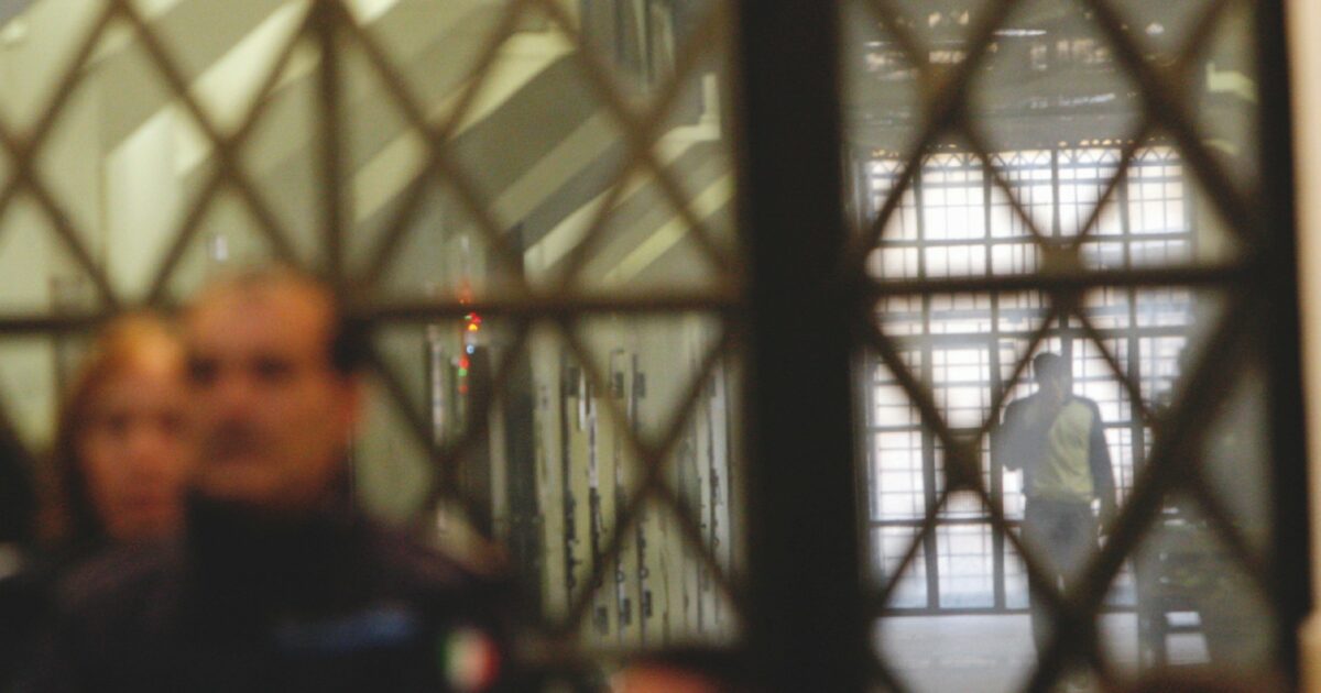 carceri abbandonate al caldo e nella puzza dal decreto nordio in poi il sovraffollamento 232 peggiorato