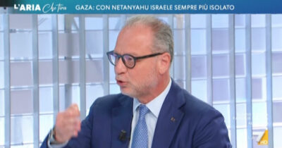 Copertina di Gaza, Mulè attacca Conte e vieta di dire ‘genocidio’: “Quella parola là non va detta”. Su La7