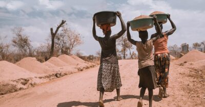 Copertina di Di Africa non si parla (quasi) più: il rapporto Amref sulla copertura mediatica 2024 del continente