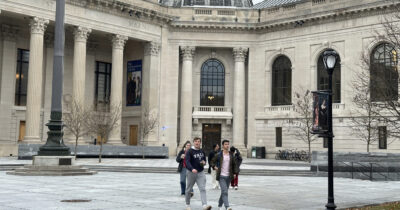 Copertina di La Casa Bianca blocca i visti per gli studenti stranieri. Valutazioni anche sui profili social
