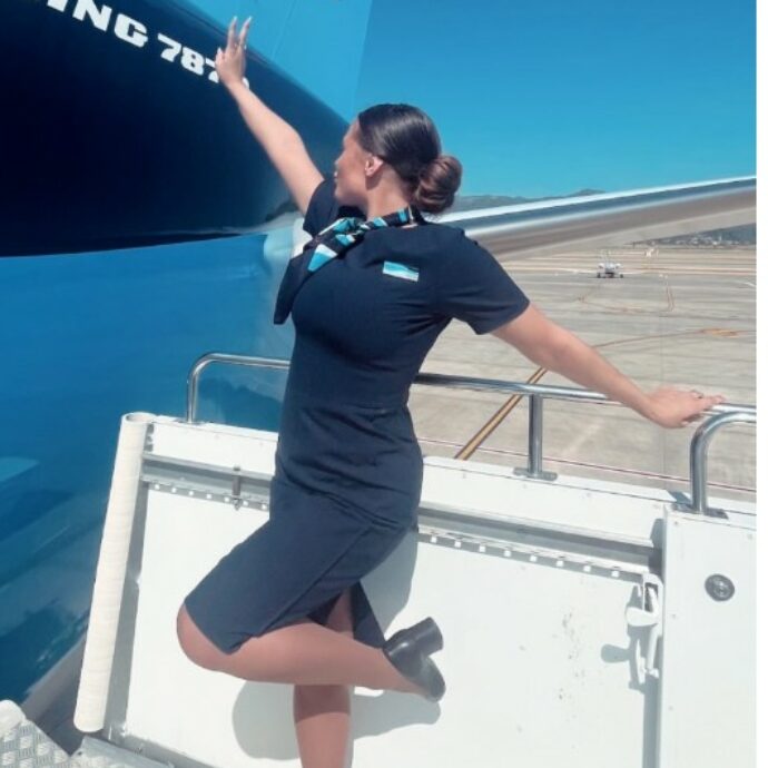 “Quando mi hanno fermato all’aeroporto non me l’aspettavo”: ex hostess arrestata mentre trasportava 45 kili di droga mortale ricavata da ossa umane