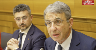 Copertina di Legge sulla caccia, mozione M5s per bloccarla. Costa: “È un incubo, così i bracconieri avranno vita più facile”