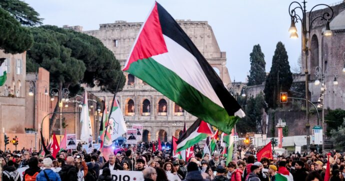 Gaza, i giallorosa isolano i centristi: in piazza il 7 giugno