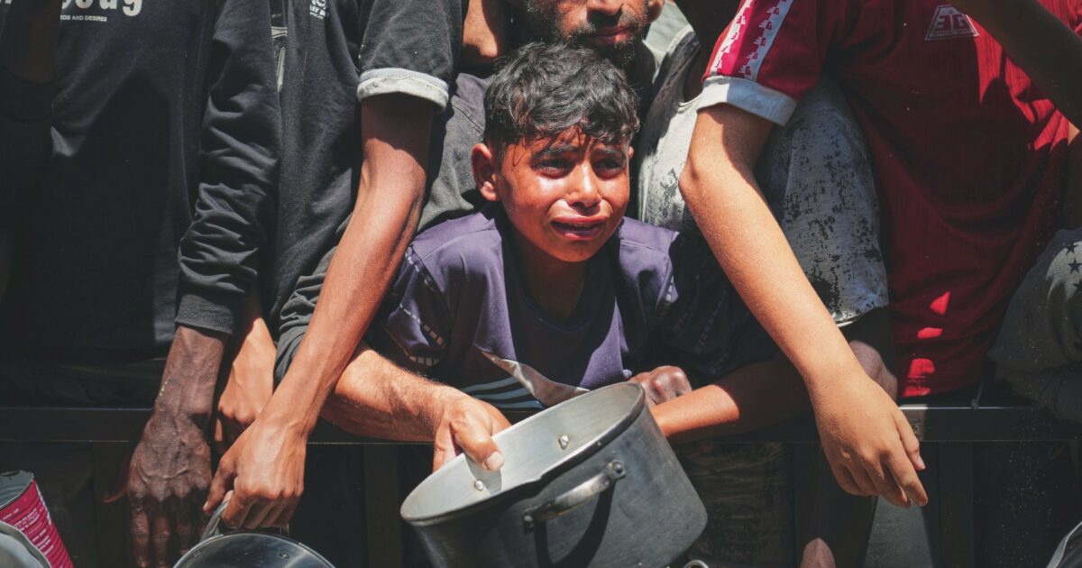 Un bambino a Gaza conta quanto un bambino a Roma. Uno vale uno Un bambino a Gaza conta quanto un bambino a Roma. Uno vale uno