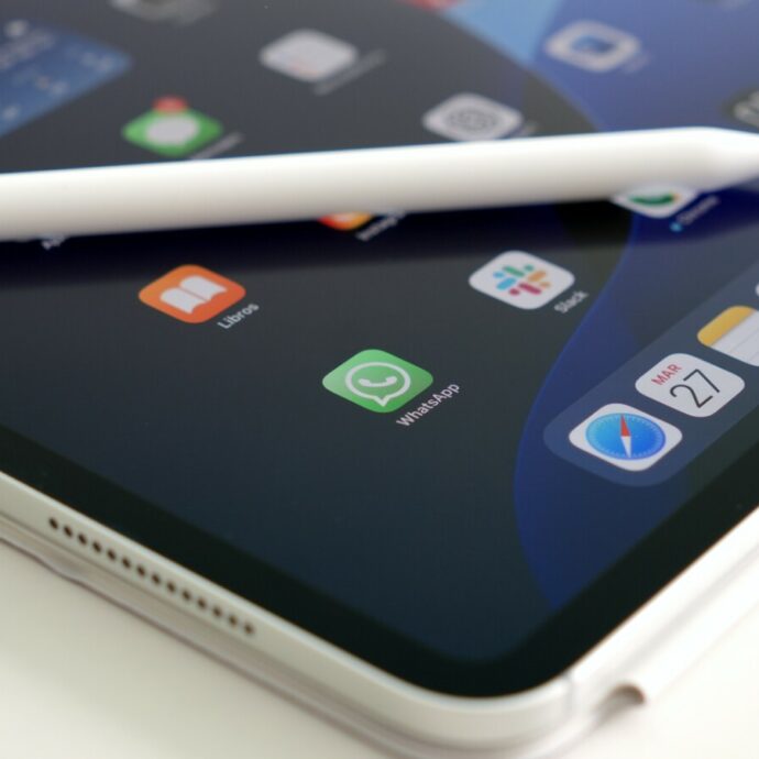 WhatsApp arriva finalmente anche sull’iPad: ecco come funziona la nuova app