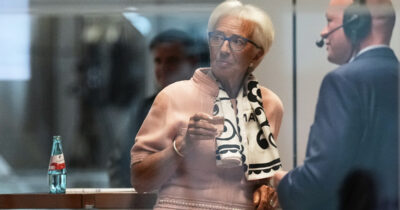 Copertina di Financial Times: "Lagarde pronta a lasciare in anticipo la Bce per andare al Wef". Francoforte smentisce