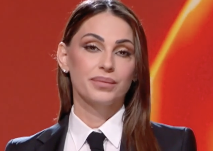 “A 15 anni mi davano della vecchia, a 20 lo scandalo per il figlio con un uomo col doppio dei miei anni e poi perché l’ho scelto più giovane”: parla Anna Tatangelo