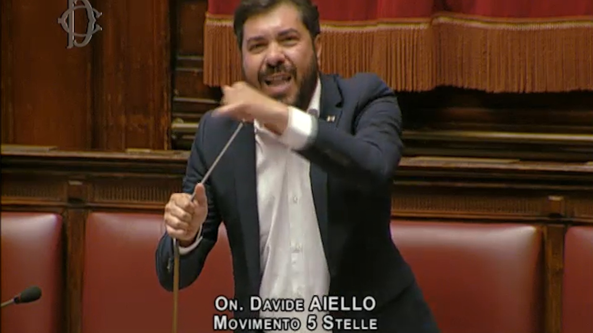 se non volete ascoltare andatevene a casa il deputato del m5s sbotta e scoppia la bagarre in aula – video da Ilfattoquotidiano.it se non volete ascoltare andatevene a casa il deputato del m5s sbotta e scoppia la bagarre in aula – video