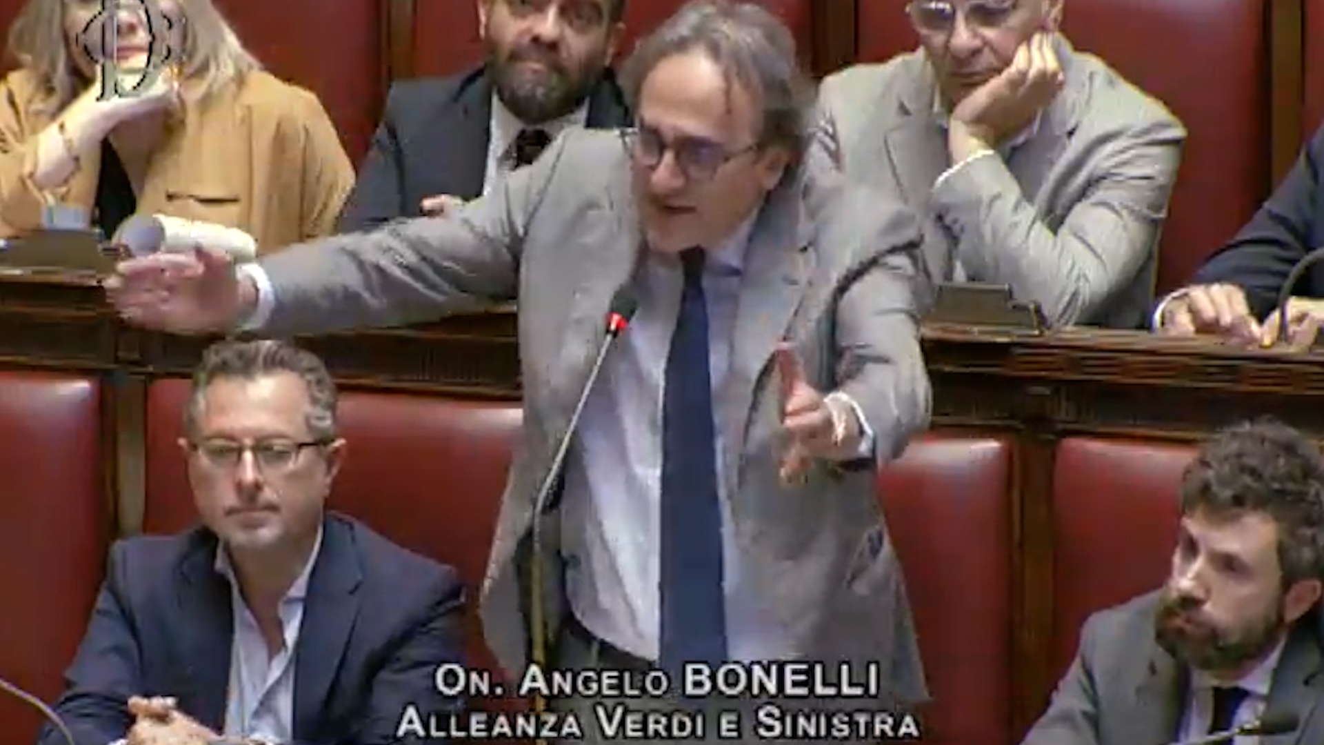 Bonelli rivela: “Esercitazione di caccia F35 israeliani a Foggia, poi bombardano Gaza”. E attacca il governo: “Vergogna”