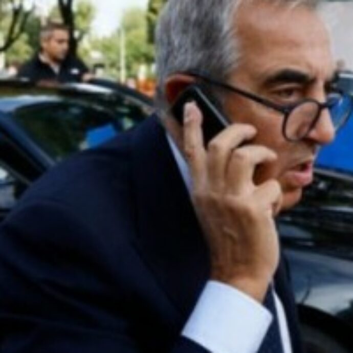 Da “maiale” a “coso dipinto” e la sfida a colpi di querele. 10 anni di liti tra Fedez e Gasparri, oggi insieme al congresso di Forza Italia