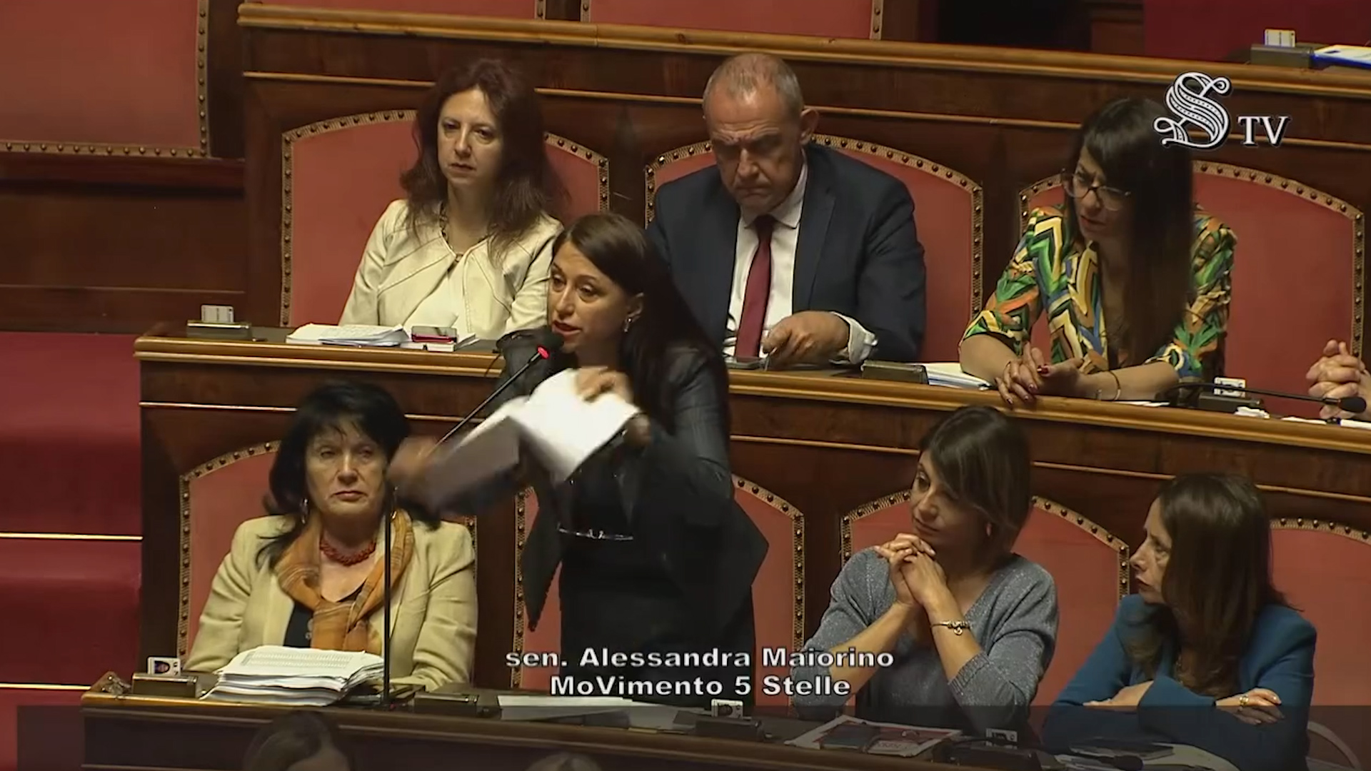 maiorino strappa il memorandum italia israele in aula genocidio in diretta nessuno pu242 dire che non sapeva