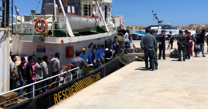 Rinviati a giudizio Casarini e l’equipaggio