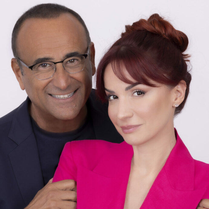“Speriamo che nei Paesi devastati dalla guerra si possa raggiungere la pace e vivere una vita normale”: Carlo Conti presenta il cast di Tim Summer Hits