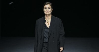 Copertina di Maria Grazia Chiuri lascia Dior: “Insieme abbiamo scritto un capitolo notevole e significativo”. L’annuncio dopo la sfilata-evento a Roma