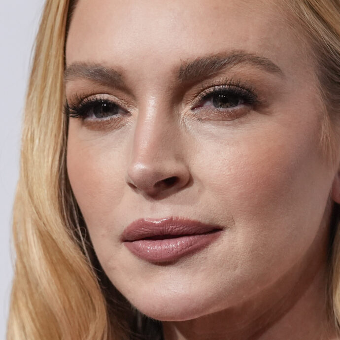 “Non ho fatto il lifting e non mi sono rifatta. Bisogna solo ignorare questi pettegolezzi”: Lindsay Lohan sbotta