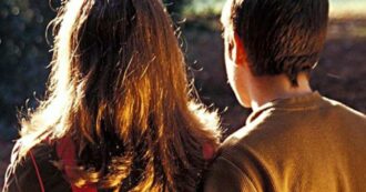 Copertina di Quella magia negli occhi degli adolescenti che si innamorano rischia di perdersi