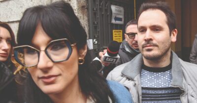 Copertina di “Ucciderò te e Sempio”, l’avvocata Taccia presenta denuncia. La difesa Stasi: “Basta clima d’odio”