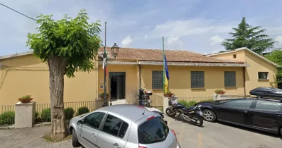 Copertina di Camerota, lite sessista alla fine del consiglio: “Sei una checchina”. Ma il sindaco replica: “Mi hanno offeso a lungo e sono volate parole”