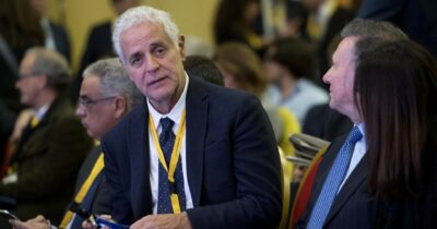 Copertina di Sanità, buffet e Formigoni show: “Voglio  la riabilitazione per potermi candidare”