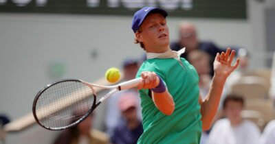 Copertina di Roland Garros, Sinner vince facile e domani sfiderà Lehečka