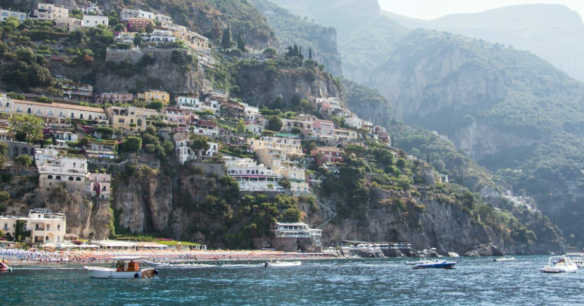 abusivismo nel salernitano disposto il sequestro nell hotel ‘villa treville dimora del regista zeffirelli da Ilfattoquotidiano.it abusivismo nel salernitano disposto il sequestro nell hotel ‘villa treville dimora del regista zeffirelli