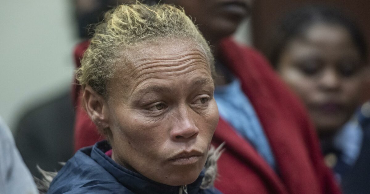 ha venduto la figlia di 6 anni ad un guaritore che aveva bisogno di parti del suo corpo mamma condannata all ergastolo per rapimento e traffico di minori da Ilfattoquotidiano.it ha venduto la figlia di 6 anni ad un guaritore che aveva bisogno di parti del suo corpo mamma condannata all ergastolo per rapimento e traffico di minori