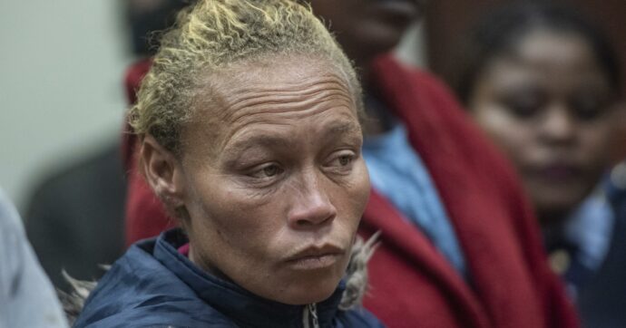 “Ha venduto la figlia di 6 anni ad un guaritore che aveva bisogno di parti del suo corpo”: mamma condannata all’ergastolo per rapimento e traffico di minori