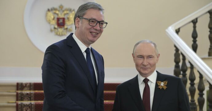 800 milioni di euro in armi al “nemico”: Belgrado accusata da Mosca di vendere di nascosto munizioni a Kiev