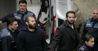 I fratelli Tate arrestati a Miami: gli influencer della “manosfera” rischiano l’estradizione in Gran Bretagna. Stupro e traffico sessuale: di cosa sono accusati