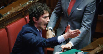 Copertina di Bignami fa la difesa del compagno di partito Delmastro: “Minacciato davvero dalla mafia”. E irride Ranucci. “Messina Denaro? Arrestato grazie a Meloni”