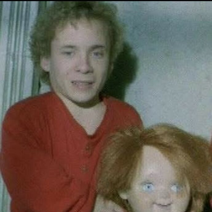 È morto Ed Gale, attore de “La bambola assassina”. Era in libertà vigilata da 2 anni per una vicenda giudiziaria legata a minori