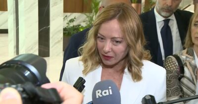 Copertina di Violenza di genere, Meloni replica a Schlein: “Non servono appelli. Forse non capiamo ciò che sta accadendo”