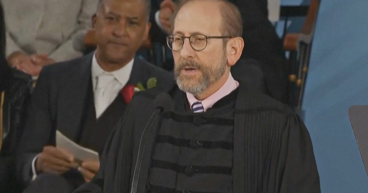 il discorso del presidente di harvard alan garber tra gli applausi venite da tutto il mondo da Ilfattoquotidiano.it il discorso del presidente di harvard alan garber tra gli applausi venite da tutto il mondo