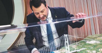 Copertina di Ponte sullo Stretto, 5 procure indagano per la mafia ma Salvini tira dritto: “Nessuna infiltrazione”