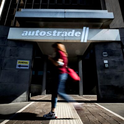 Copertina di Aspi, la Finanza bussa al Mef. Dubbi sui soldi ai Benetton